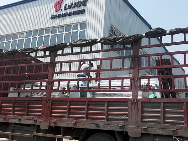 陜西客戶訂購膠帶分切機發(fā)貨