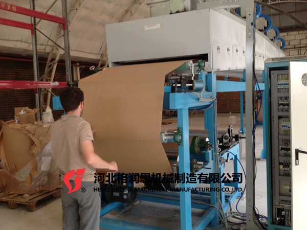 俄羅斯客戶訂購牛皮紙涂布機安裝調試