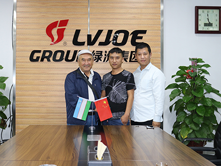 烏茲別克斯坦客戶來訪考察工廠