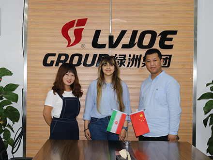 伊朗客戶來廠參觀考察碼釘設備