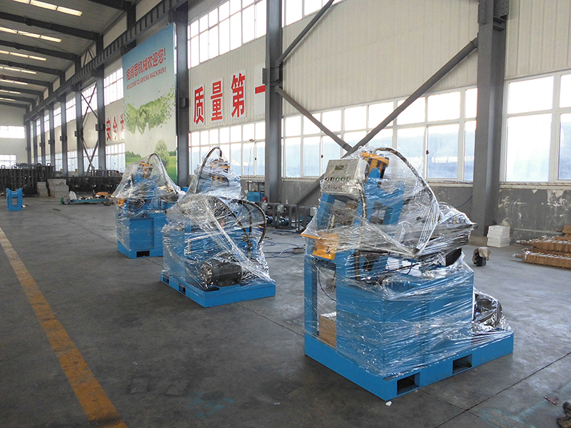 巴勒斯坦客戶訂購碼釘設(shè)備拉管機